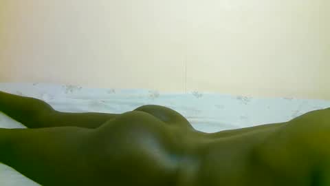 Tris6 online show from December 2025 08:04:02 PM