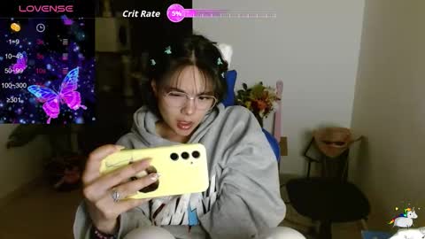 Snapshot of trixie_tangg chatting on March 2026 01:34:01 AM Kitty online show from March 2026 01:34:01 AM