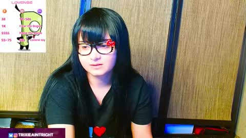 trixiedoescamcam online show from October 2025 10:31:01 PM