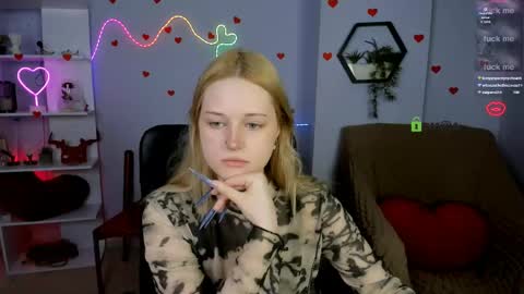 Trixy online show from May 2026 12:10:01 PM