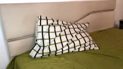 Snapshot of troncq chatting on November 2025 02:06:02 PM Troncq online show from November 2025 02:06:02 PM