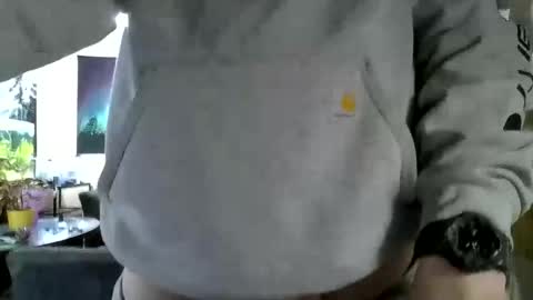 Snapshot of tross9090 chatting on February 2025 11:09:02 PM tross9090 online show from February 2025 11:09:02 PM