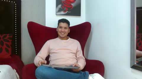 Snapshot of troy_evanss chatting on December 2024 11:08:01 PM Troy online show from December 2024 11:08:01 PM