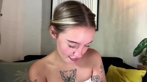 Snapshot of trulamorella chatting on February 2026 05:06:01 AM Mia online show from February 2026 05:06:01 AM