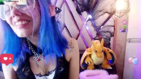 Snapshot of tsuki_nekoo chatting on November 2025 02:54:02 AM Tsukineko online show from November 2025 02:54:02 AM