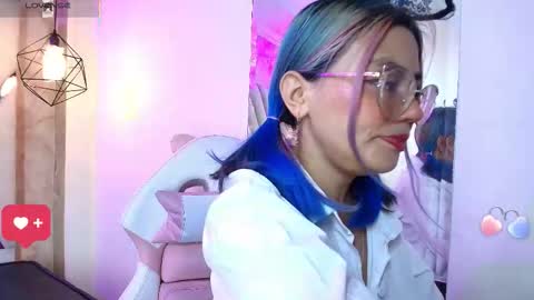 Snapshot of tsuki_nekoo chatting on November 2025 02:32:02 AM Tsukineko online show from November 2025 02:32:02 AM