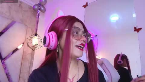 Snapshot of tsuki_nekoo chatting on December 2025 02:50:02 AM Tsukineko online show from December 2025 02:50:02 AM