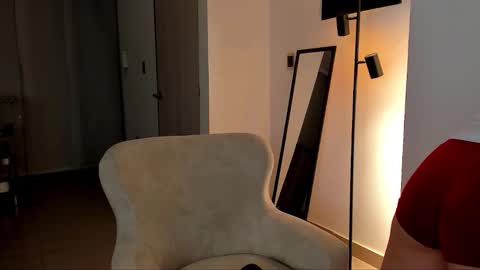 Snapshot of tsukys_spell chatting on November 2025 01:41:02 AM Tsuky online show from November 2025 01:41:02 AM