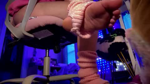 MOCHI NEXT DOOR online show from March 2026 09:48:01 PM