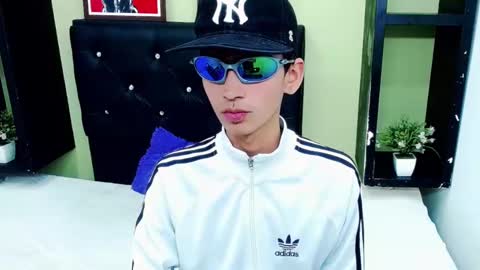 ttimy online show from December 2024 08:07:02 PM