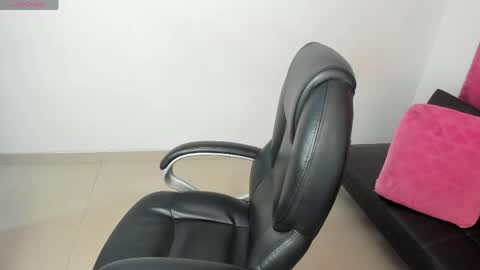 Snapshot of tu_nuttella3 chatting on April 2026 07:31:01 AM Susan online show from April 2026 07:31:01 AM