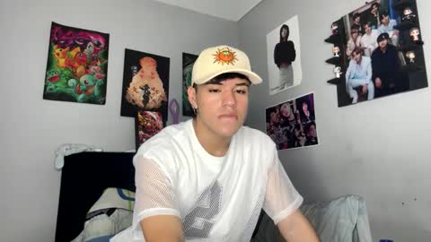 Snapshot of tuenkim_ chatting on December 2024 05:06:01 AM tuenkim_ online show from December 2024 05:06:01 AM