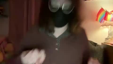 Snapshot of tulipisnotaperson chatting on February 2026 05:02:01 AM Tulip online show from February 2026 05:02:01 AM