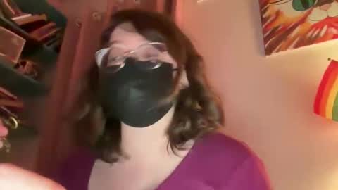 Snapshot of tulipisnotaperson chatting on February 2026 05:01:01 AM Tulip online show from February 2026 05:01:01 AM