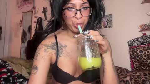 Snapshot of turntpixie chatting on January 2026 05:11:02 AM turntpixie online show from January 2026 05:11:02 AM