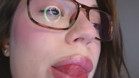 Ariana online show from November 2025 09:29:02 PM