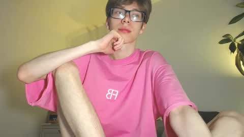 Snapshot of tuz94 chatting on March 2025 02:46:02 AM Dan online show from March 2025 02:46:02 AM