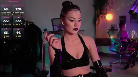 Snapshot of tv_miss chatting on December 2025 05:03:02 AM Miss Veth online show from December 2025 05:03:02 AM