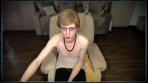 Snapshot of tvclementine chatting on December 2025 09:16:01 AM Clementine online show from December 2025 09:16:01 AM