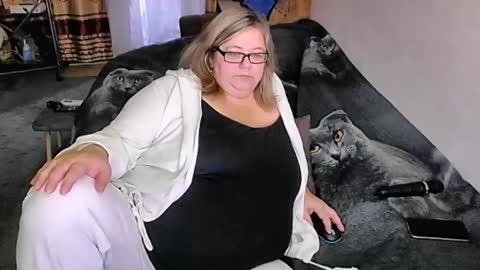 Lana online show from October 2025 11:34:02 PM