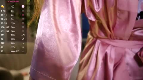 Snapshot of twelve_to_twelve chatting on February 2026 03:23:01 PM Amelie online show from February 2026 03:23:01 PM