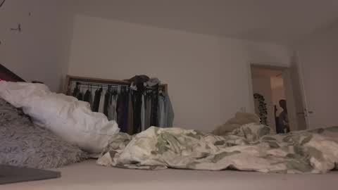 Snapshot of twinflamedesire chatting on October 2025 10:15:01 PM TwinFlameDesire online show from October 2025 10:15:01 PM