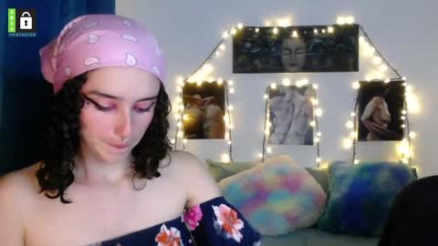 Snapshot of twinflamesxx chatting on January 2025 11:00:01 PM TwinFlamesXX online show from January 2025 11:00:01 PM