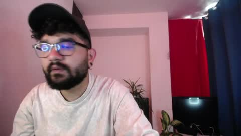 TwinFlamesXX online show from April 2026 05:39:01 PM