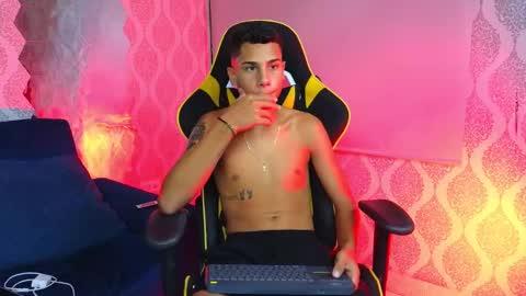 Snapshot of twink_davidx chatting on September 2025 07:37:01 PM Dani online show from September 2025 07:37:01 PM