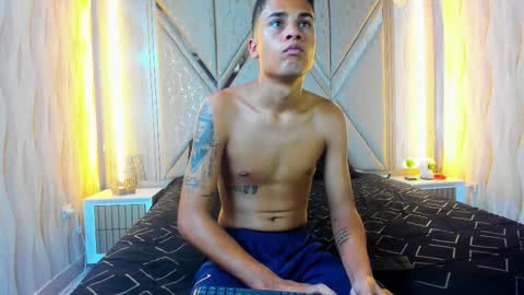 Snapshot of twink_davidx chatting on November 2025 04:18:02 PM Dani online show from November 2025 04:18:02 PM