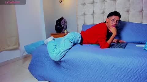 Snapshot of twink_royale18 chatting on February 2026 05:51:01 PM Alan y Damian online show from February 2026 05:51:01 PM