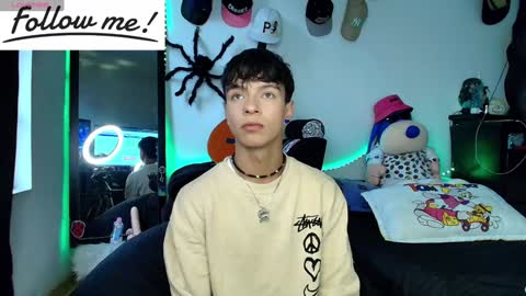 Snapshot of twink_sebas_ chatting on December 2024 08:55:01 PM Bad boy sebastian online show from December 2024 08:55:01 PM