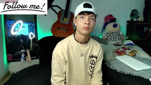 Snapshot of twink_sebas_ chatting on December 2024 12:02:01 AM Bad boy sebastian online show from December 2024 12:02:01 AM