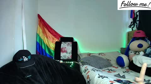 Snapshot of twink_sebas_ chatting on December 2024 02:31:02 PM Bad boy sebastian online show from December 2024 02:31:02 PM