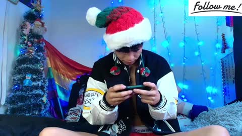 Snapshot of twink_sebas_ chatting on December 2024 01:39:02 PM Bad boy sebastian online show from December 2024 01:39:02 PM