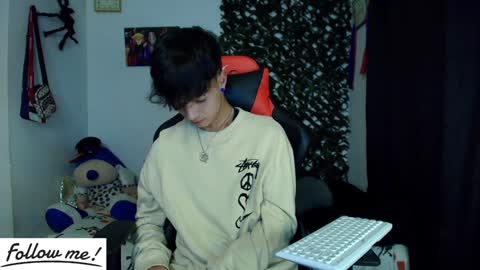 Snapshot of twink_sebas_ chatting on January 2025 04:47:01 AM Bad boy sebastian online show from January 2025 04:47:01 AM