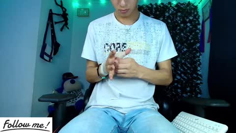 Snapshot of twink_sebas_ chatting on February 2025 03:09:01 AM Bad boy sebastian online show from February 2025 03:09:01 AM