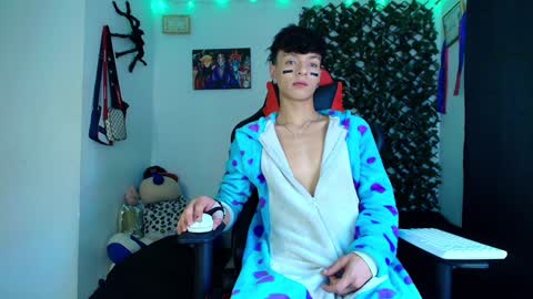 Snapshot of twink_sebas_ chatting on February 2025 04:41:02 PM Bad boy sebastian online show from February 2025 04:41:02 PM