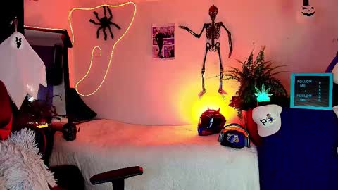 Snapshot of twink_sebas_ chatting on October 2025 04:35:02 AM Bad boy sebastian online show from October 2025 04:35:02 AM