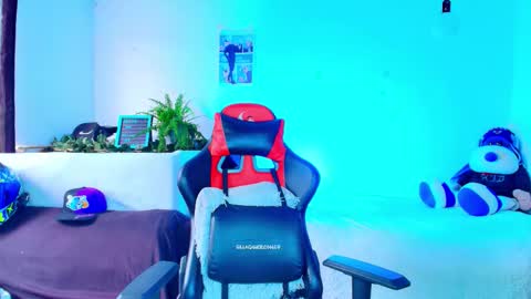 Snapshot of twink_sebas_ chatting on November 2025 02:39:02 PM Bad boy sebastian online show from November 2025 02:39:02 PM