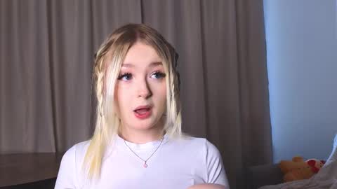 twinklefluff online show from February 2026 05:13:02 AM