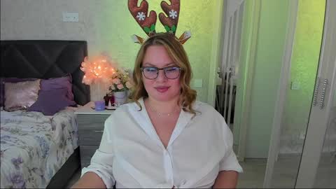 Snapshot of twinklingstar_ chatting on December 2024 07:13:02 PM twinklingstar_ online show from December 2024 07:13:02 PM