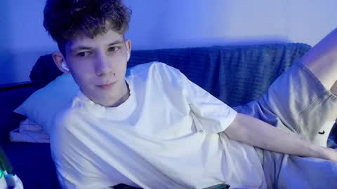 TwiShadow online show from April 2026 01:09:02 PM