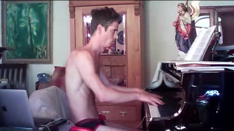 TobeBritta online show from September 2025 01:47:01 PM