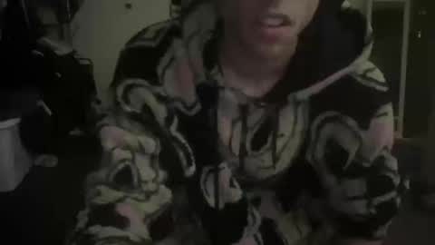 Snapshot of twons6015 chatting on December 2024 02:58:01 AM twons6015 online show from December 2024 02:58:01 AM