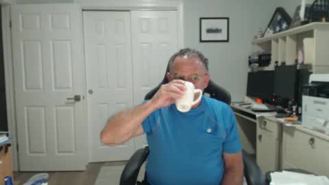 Twopeopleinlove online show from October 2025 10:03:01 AM