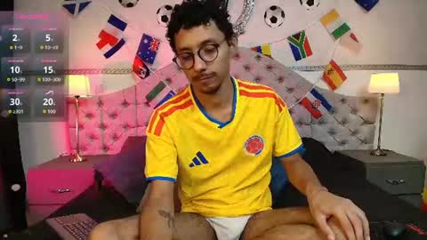 Snapshot of twunkmiguel chatting on June 2026 01:22:01 AM TwunkMiguel online show from June 2026 01:22:01 AM
