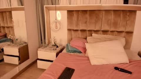 Snapshot of twwiiggy19 chatting on January 2025 12:10:01 AM Twiggy online show from January 2025 12:10:01 AM