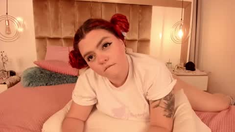 Snapshot of twwiiggy19 chatting on January 2025 11:34:02 PM Twiggy online show from January 2025 11:34:02 PM