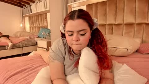 Snapshot of twwiiggy19 chatting on January 2025 02:28:02 AM Twiggy online show from January 2025 02:28:02 AM